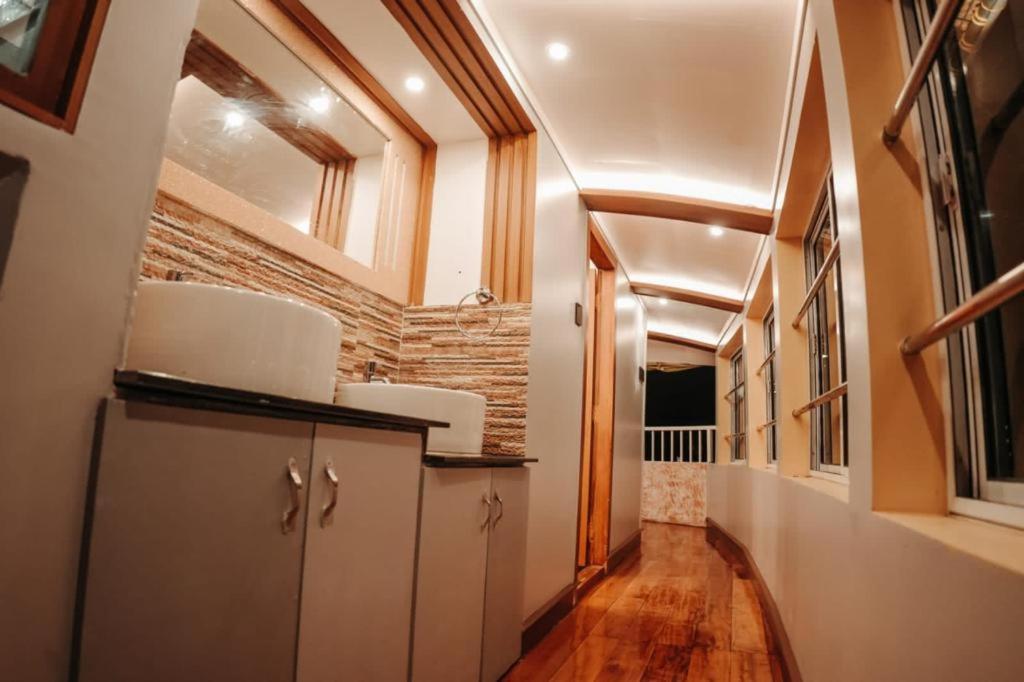 Venice Premium Houseboats Alleppey Alappuzha Екстер'єр фото