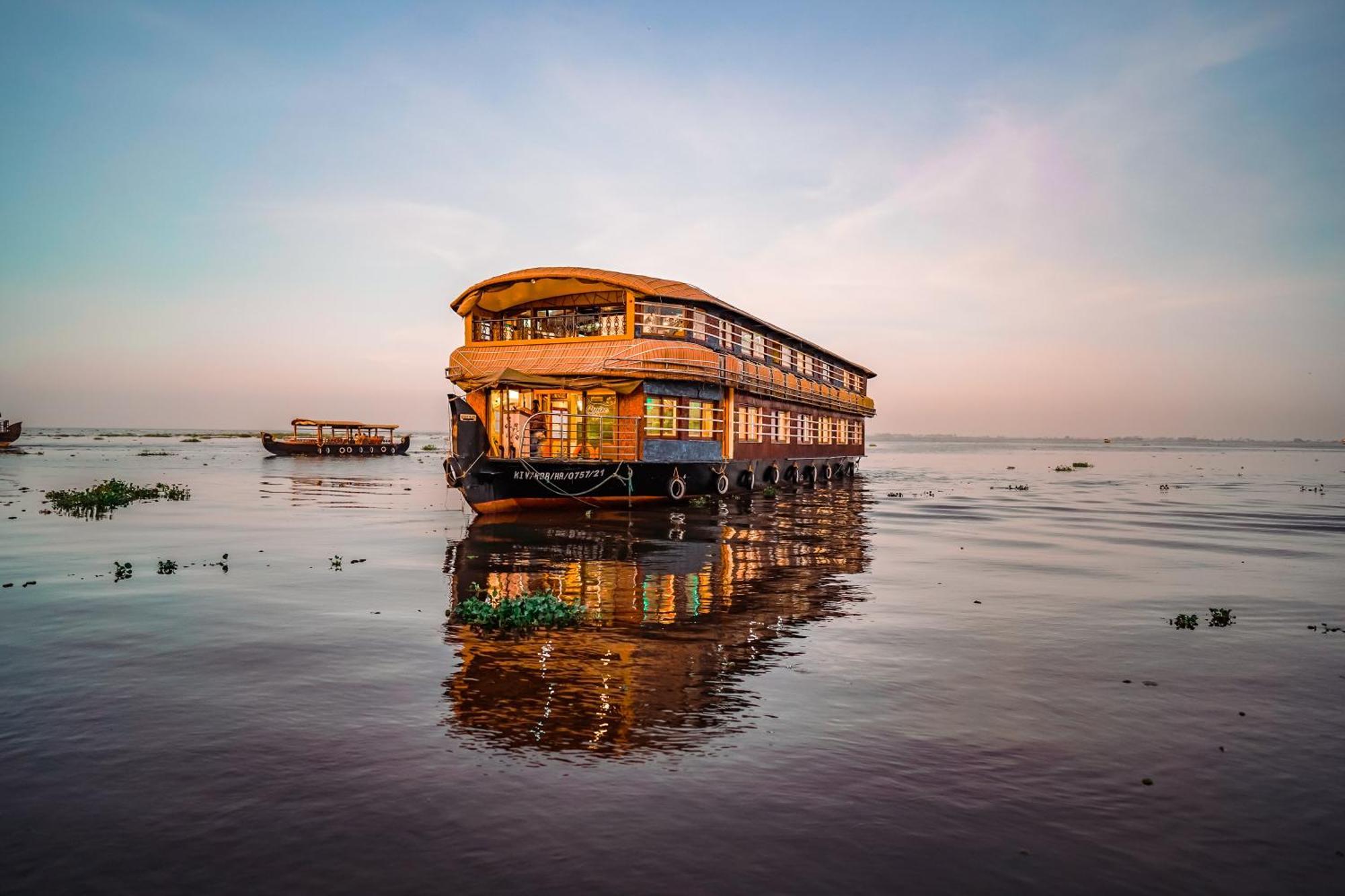 Venice Premium Houseboats Alleppey Alappuzha Екстер'єр фото