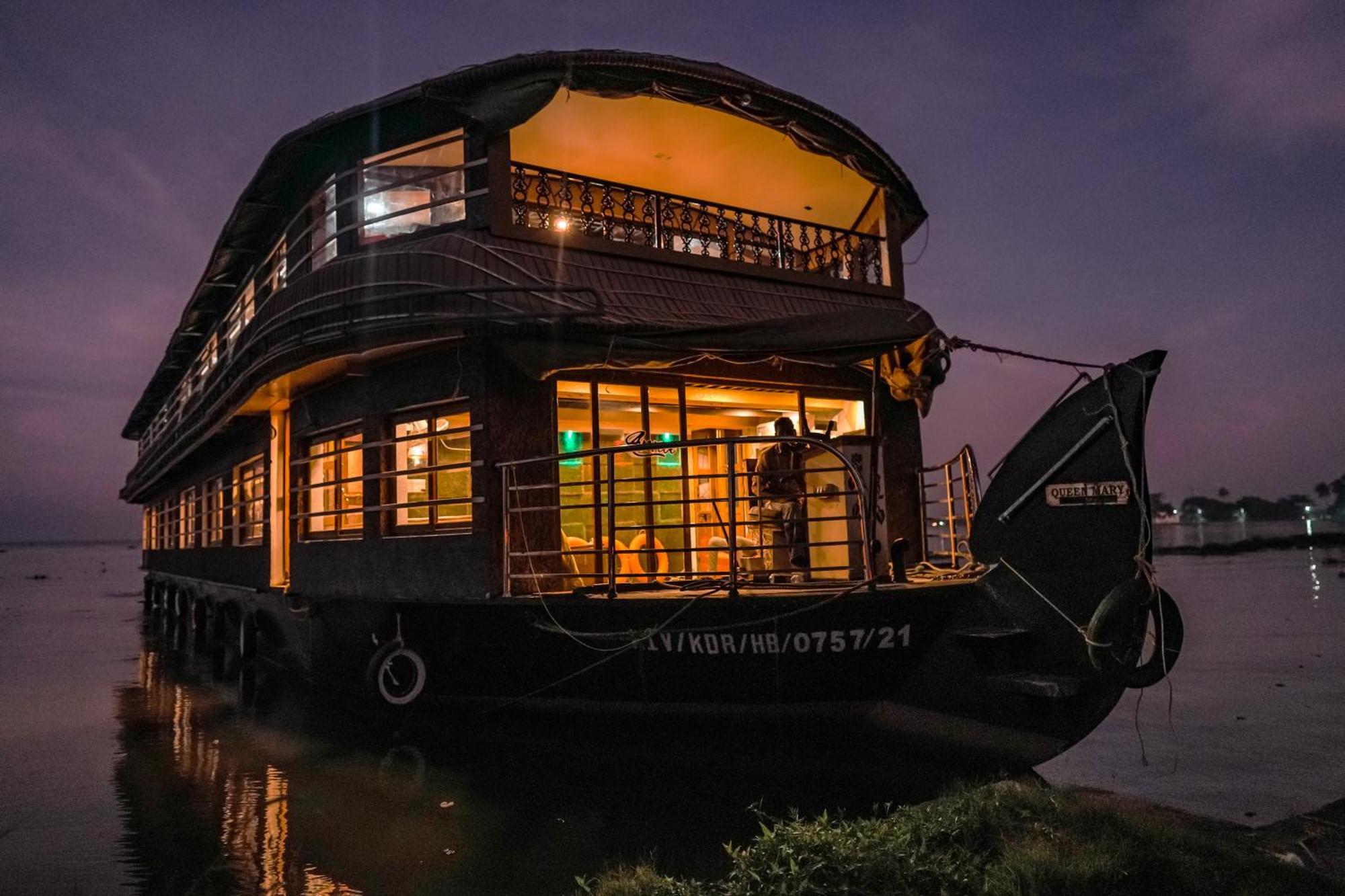 Venice Premium Houseboats Alleppey Alappuzha Екстер'єр фото