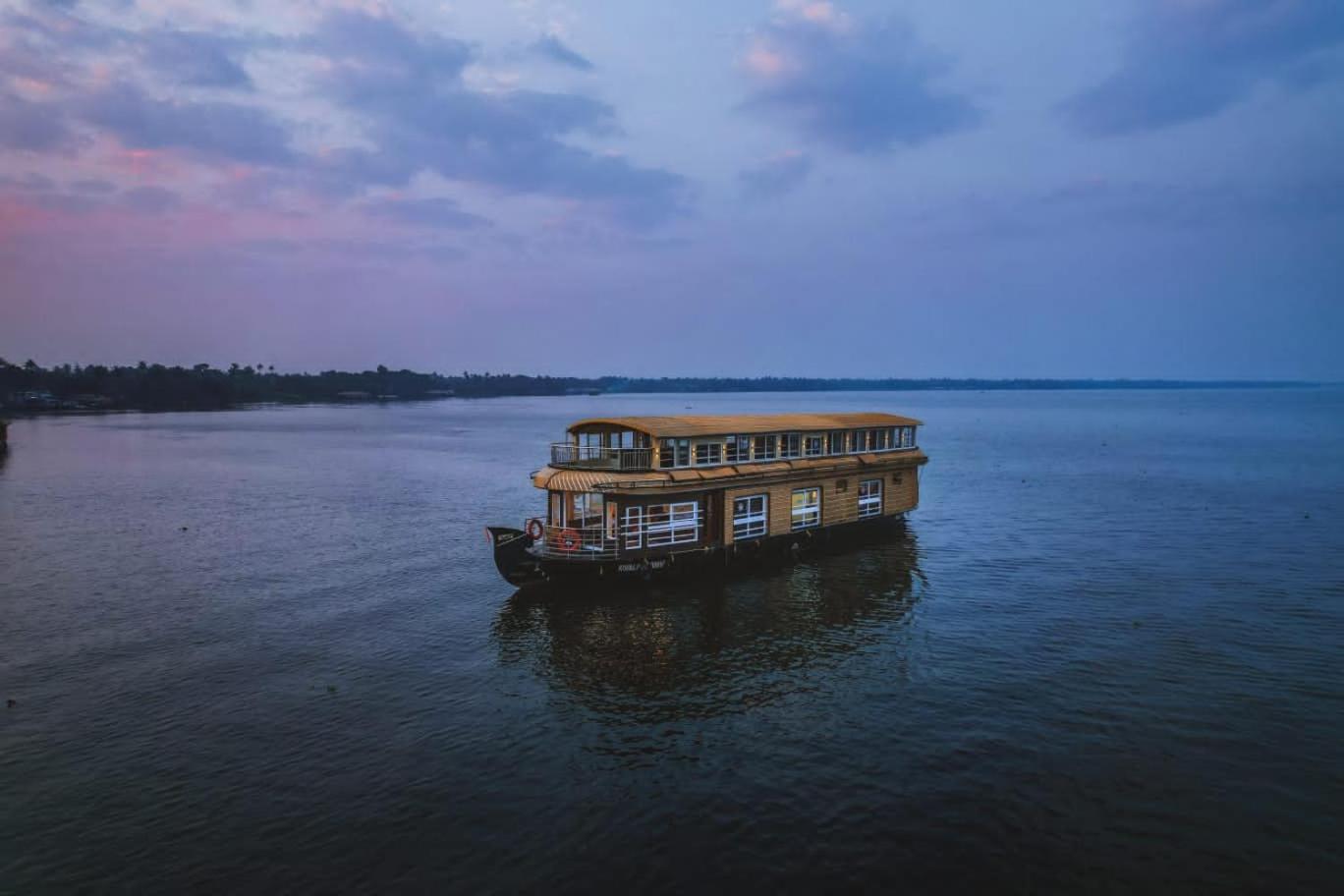 Venice Premium Houseboats Alleppey Alappuzha Екстер'єр фото